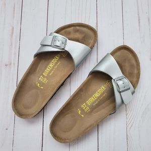 🤍 Birkenstock Silver Sandals 🤍